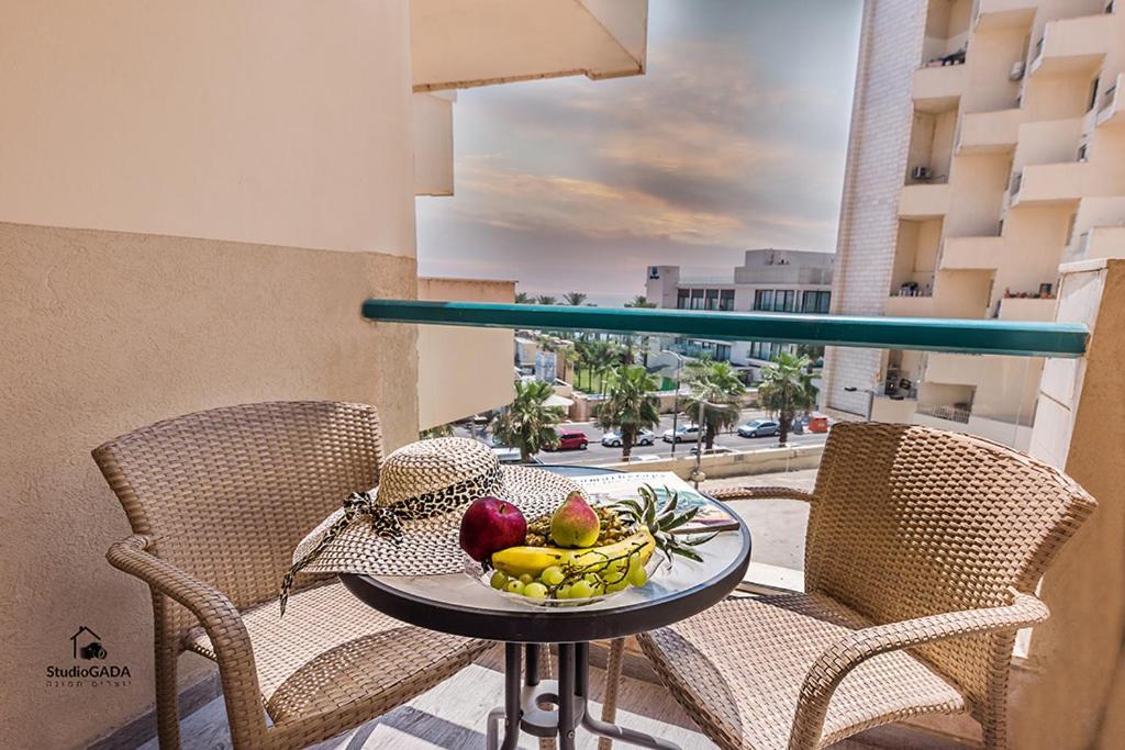 Kings & Queens By The Lake Apartment Tiberias Exterior photo